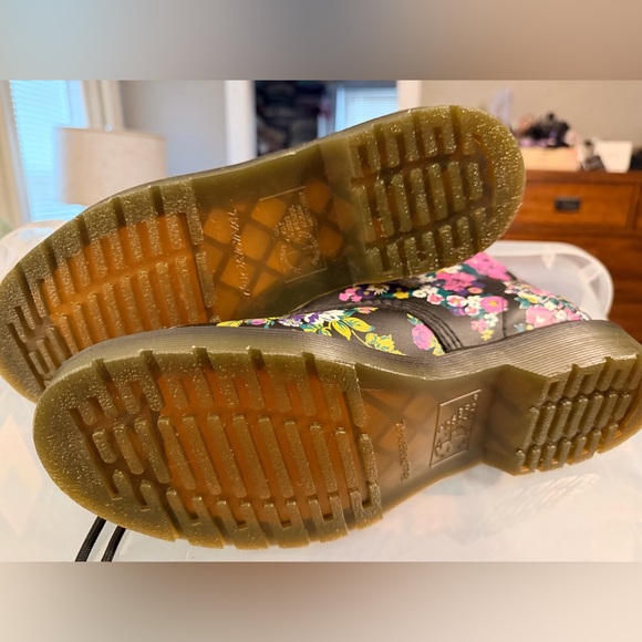 Never Worn Dr. Martens 1460 Black Floral Combat Boots - Picture 3 of 4